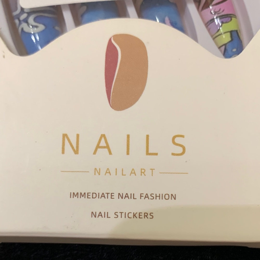 Blue and Pink Press-On Nails - Picture 9 of 12